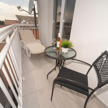 Apartment Antonio Baška Voda Esterno foto