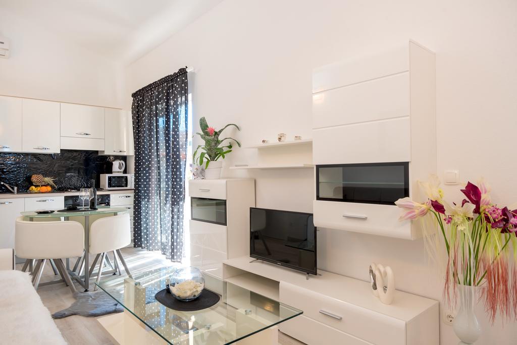 Apartment Antonio Baška Voda Esterno foto