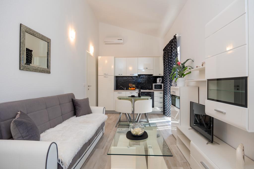 Apartment Antonio Baška Voda Esterno foto