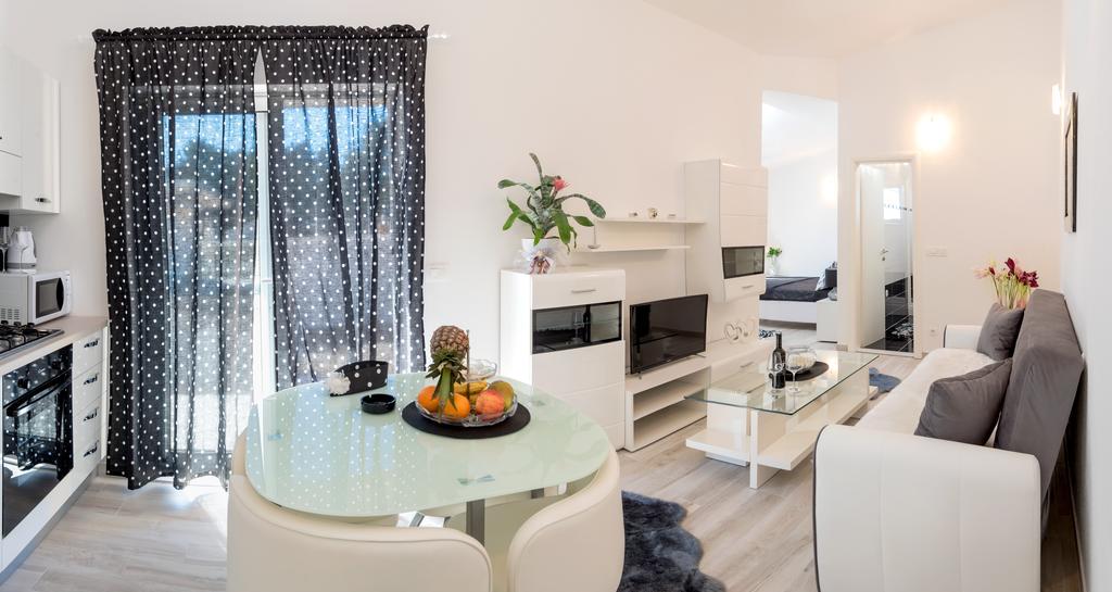 Apartment Antonio Baška Voda Esterno foto